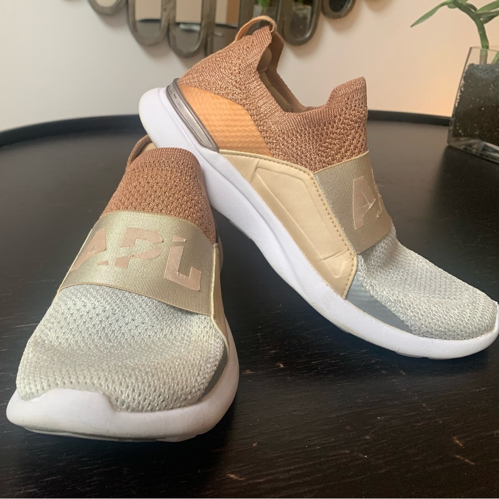 Techloom Bliss Knit Running Shoe In Rose Gold/Champagne/Silver